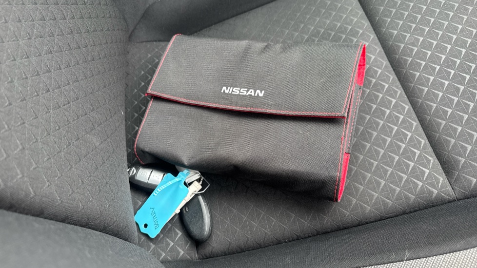 Nissan Juke 1.0 DiG-T N-Connecta 5dr DCT Petrol Hatchback - Image 19