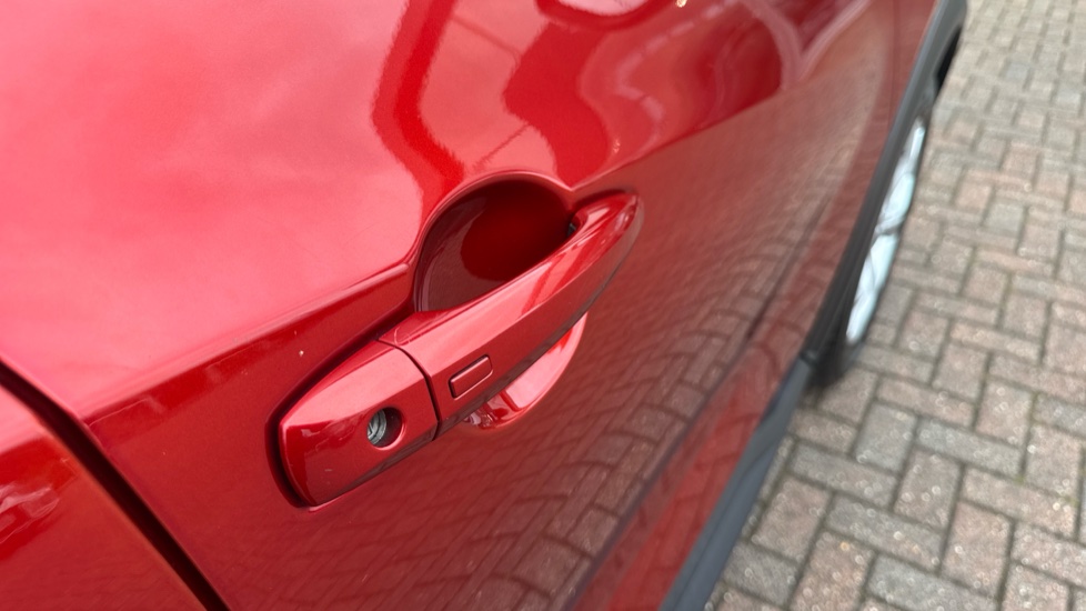 Nissan Juke 1.0 DiG-T N-Connecta 5dr DCT Petrol Hatchback - Image 21