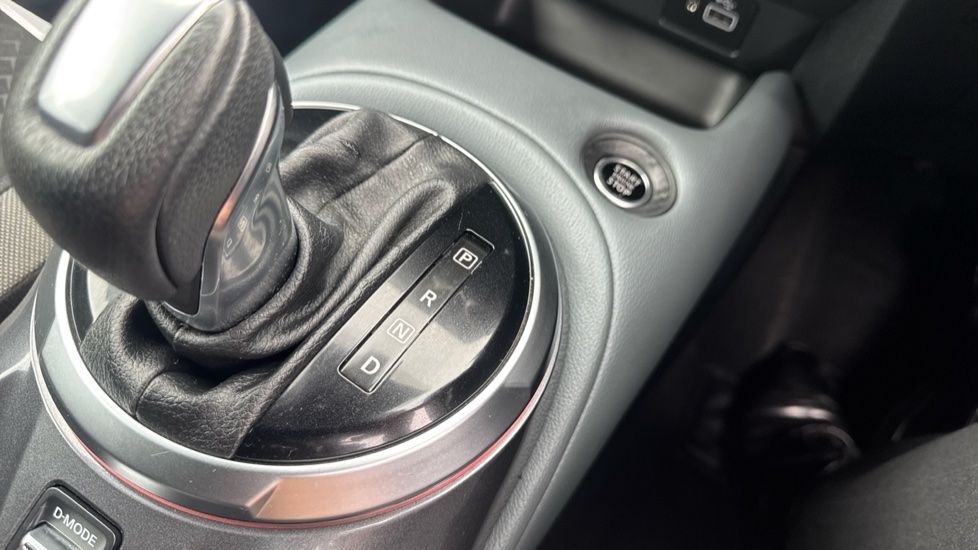 Nissan Juke 1.0 DiG-T N-Connecta 5dr DCT Petrol Hatchback - Image 34