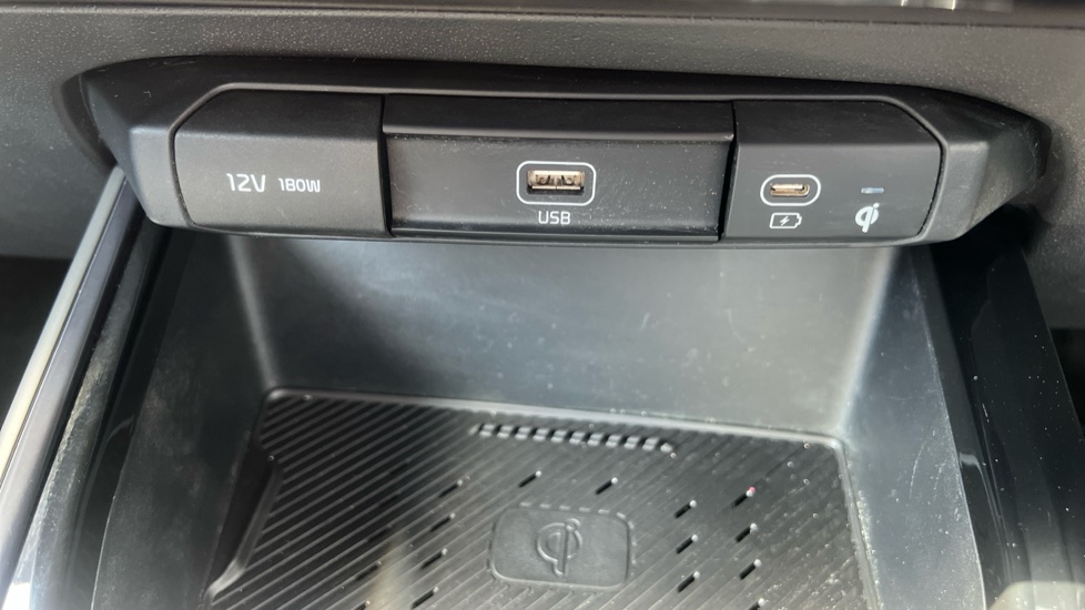 Kia Niro 1.6 GDi Hybrid 3 5dr DCT Hybrid Estate - Image 29
