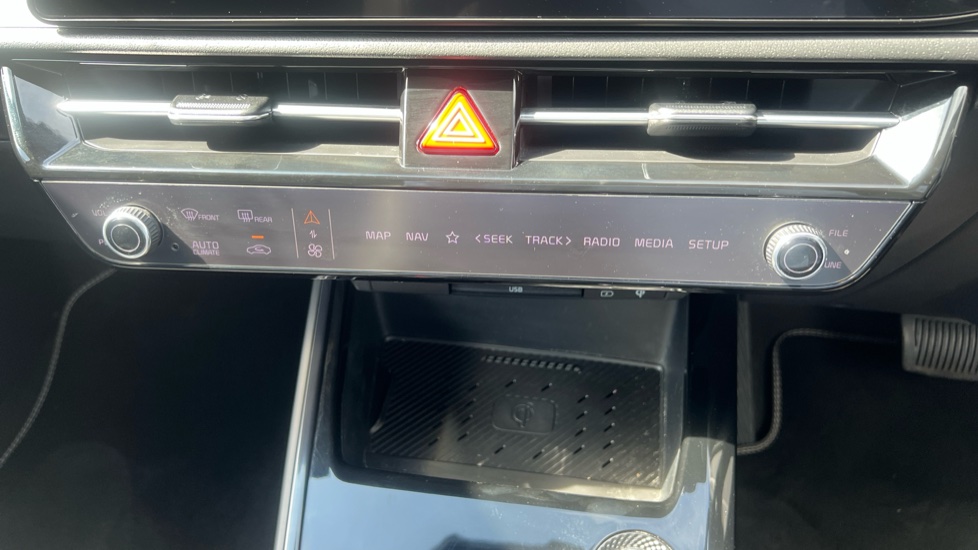 Kia Niro 1.6 GDi Hybrid 3 5dr DCT Hybrid Estate - Image 36