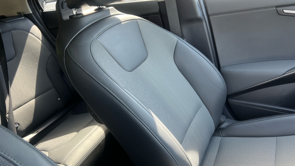 Kia Niro 1.6 GDi Hybrid 3 5dr DCT Hybrid Estate - Image 37
