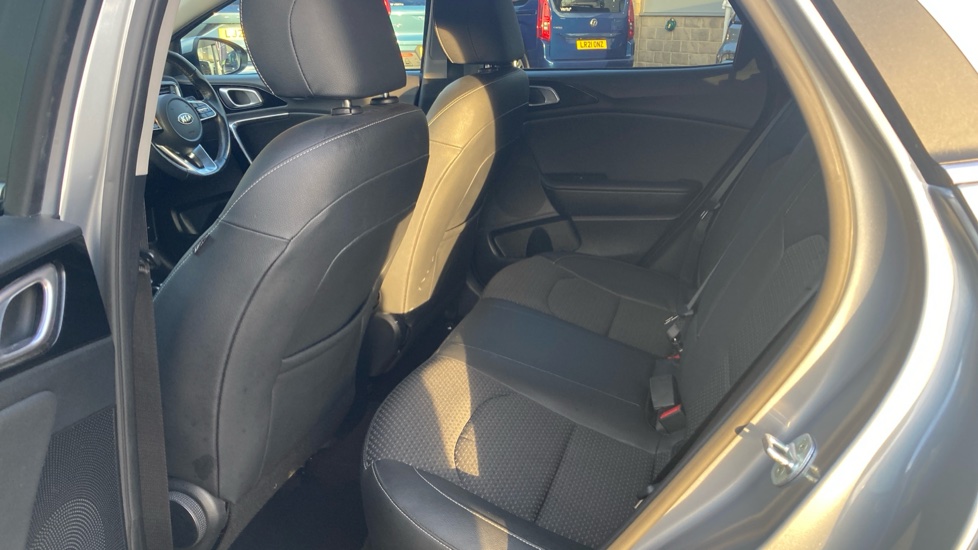 Kia Xceed 1.6 CRDi 48V ISG 3 5dr Diesel Hatchback - Image 16