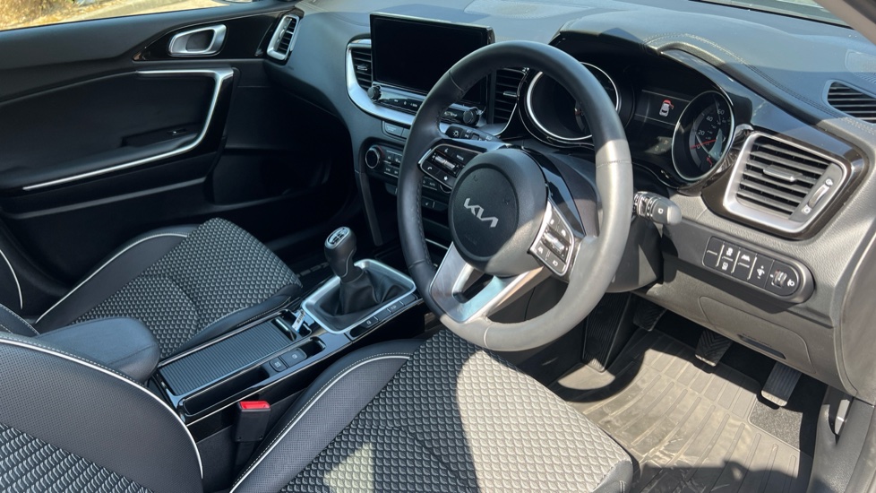 Kia Xceed 1.5T GDi ISG 138 3 5dr Petrol Hatchback - Image 11