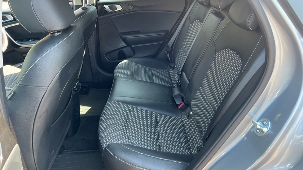 Kia Xceed 1.5T GDi ISG 138 3 5dr Petrol Hatchback - Image 16