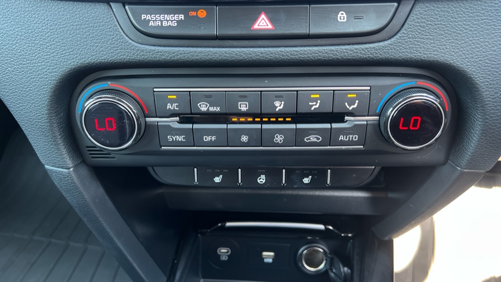 Kia Xceed 1.5T GDi ISG 138 3 5dr Petrol Hatchback - Image 28