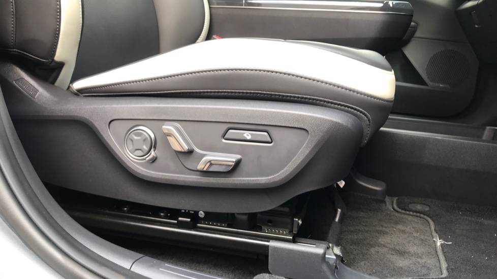 Kia EV5 160kW GT-Line S 81.4kWh 5dr Auto Electric Estate - Image 25