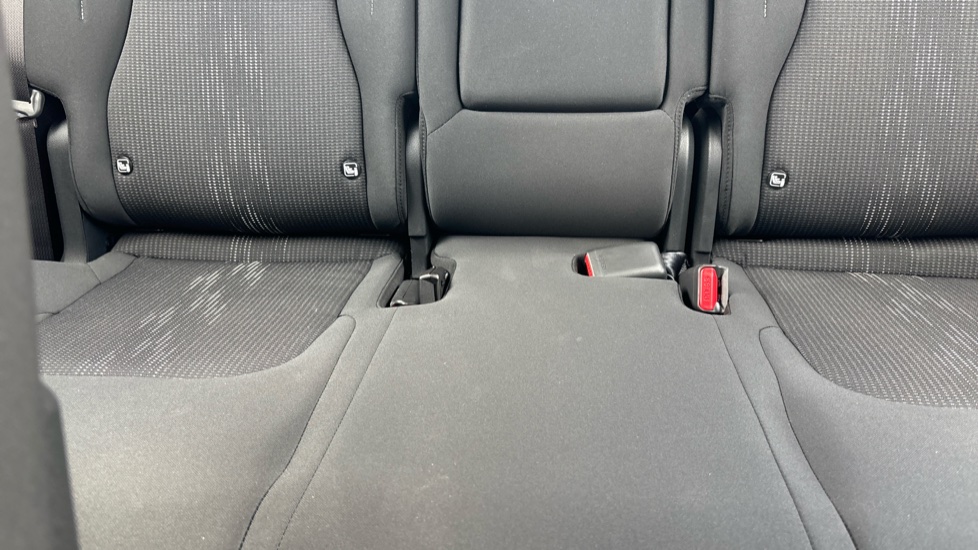 Kia Sportage 1.6T GDi HEV Pure 5dr Auto Hybrid Estate - Image 17