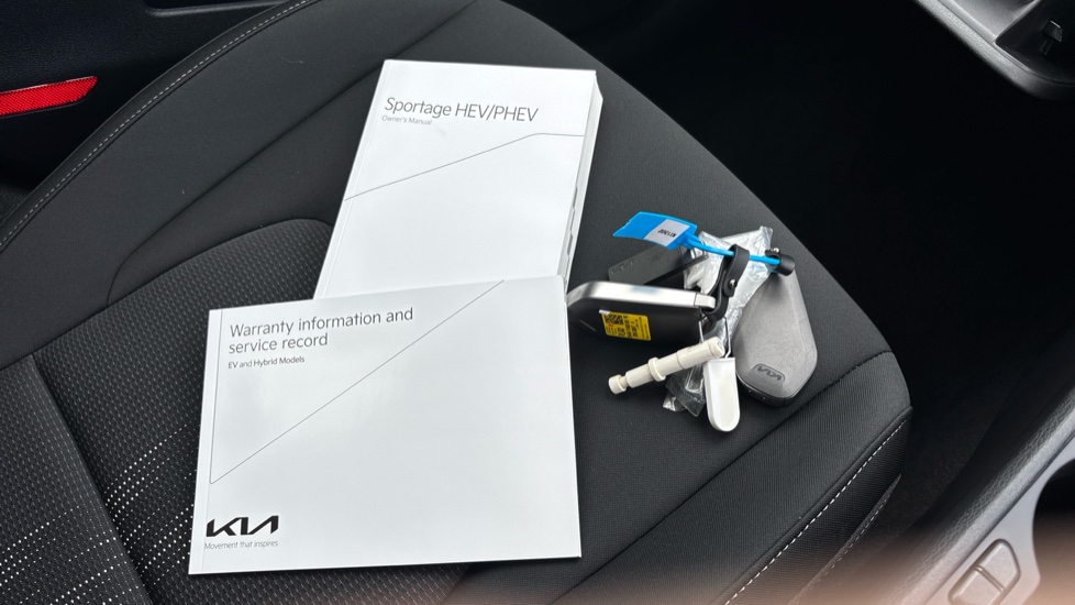 Kia Sportage 1.6T GDi HEV Pure 5dr Auto Hybrid Estate - Image 19