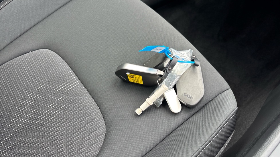 Kia Sportage 1.6T GDi HEV Pure 5dr Auto Hybrid Estate - Image 20
