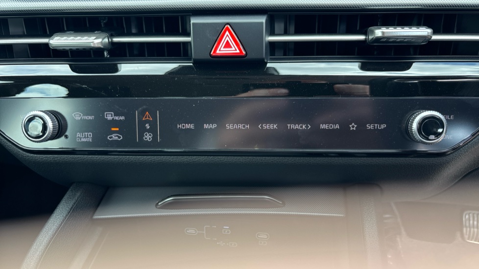 Kia Sportage 1.6T GDi HEV Pure 5dr Auto Hybrid Estate - Image 31