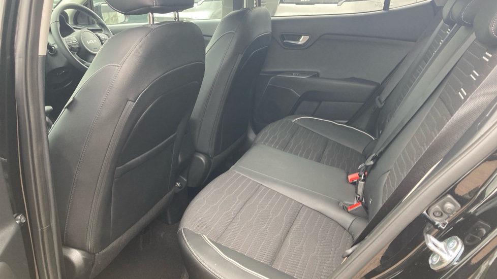 Kia Stonic 1.0T GDi 98 GT-Line 5dr DCT Petrol Estate - Image 16