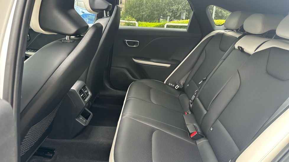 Kia K4 1.0T-GDi 115 48V GT-Line S 5dr DCT Petrol Hatchback - Image 16