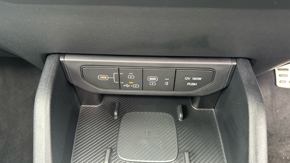 Kia K4 1.0T-GDi 115 48V GT-Line S 5dr DCT Petrol Hatchback - Image 31