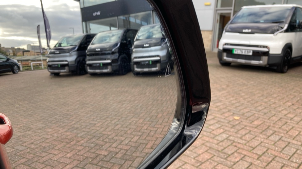 Kia Niro 150kW 3 65kWh 5dr Auto Electric Estate - Image 36