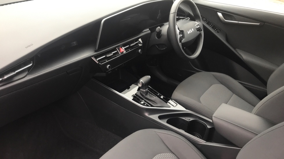 Kia Niro 1.6 GDi 136 Hybrid Pure 5dr DCT Hybrid Estate - Image 9