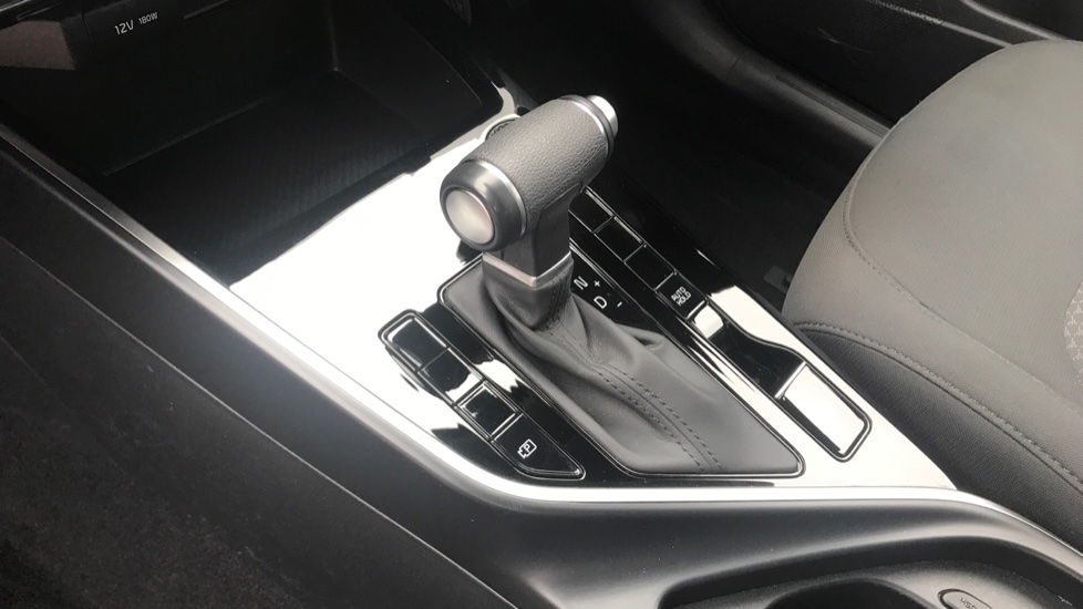 Kia Niro 1.6 GDi 136 Hybrid Pure 5dr DCT Hybrid Estate - Image 13