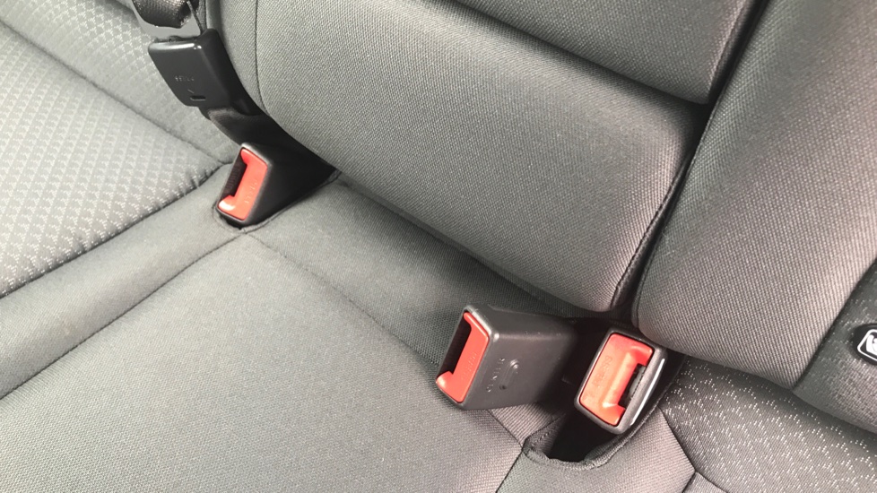 Kia Niro 1.6 GDi 136 Hybrid Pure 5dr DCT Hybrid Estate - Image 17