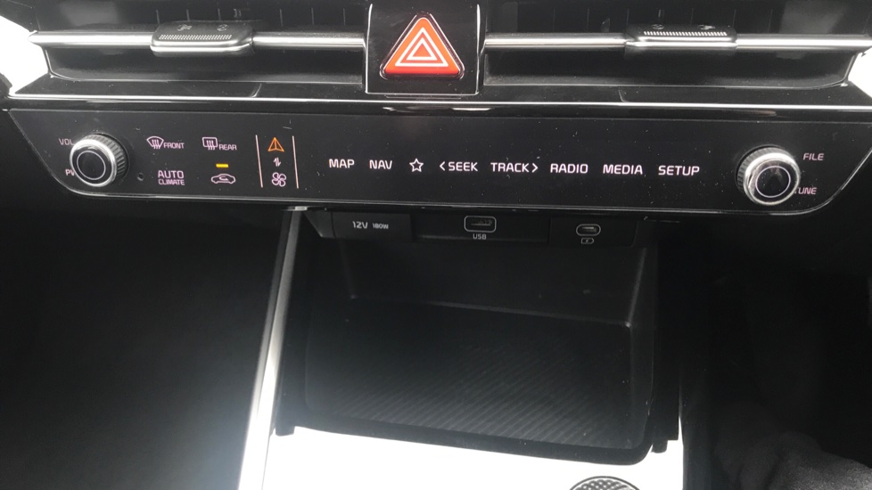 Kia Niro 1.6 GDi 136 Hybrid Pure 5dr DCT Hybrid Estate - Image 27
