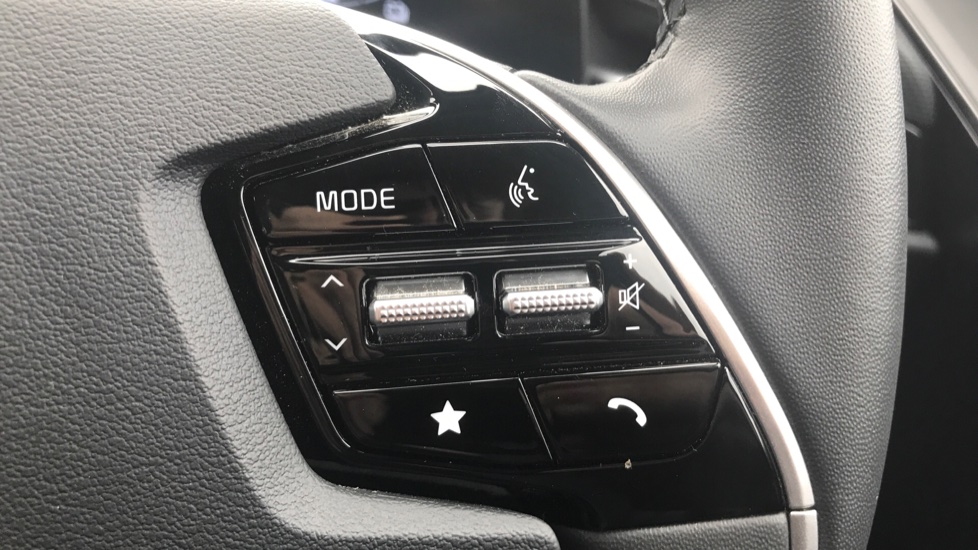 Kia Niro 1.6 GDi 136 Hybrid Pure 5dr DCT Hybrid Estate - Image 32