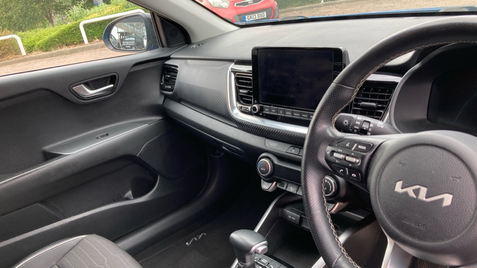 Kia Stonic 1.0T GDi 48V 98 GT-Line S 5dr DCT Petrol Estate - Image 14