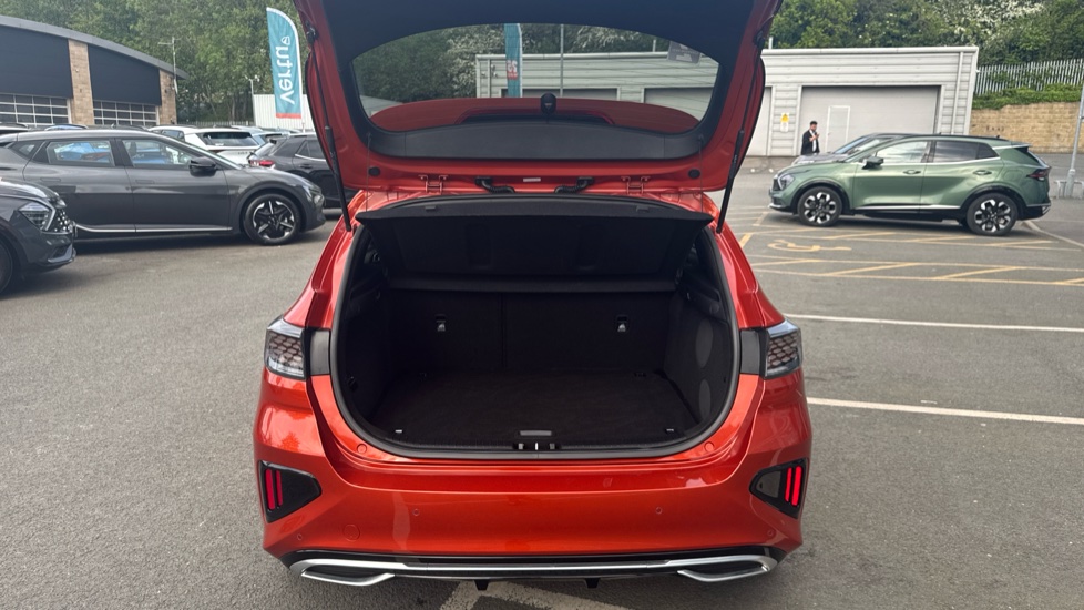 Kia Ceed 1.5T GDi ISG GT-Line S 5dr Auto Petrol Hatchback - Image 4