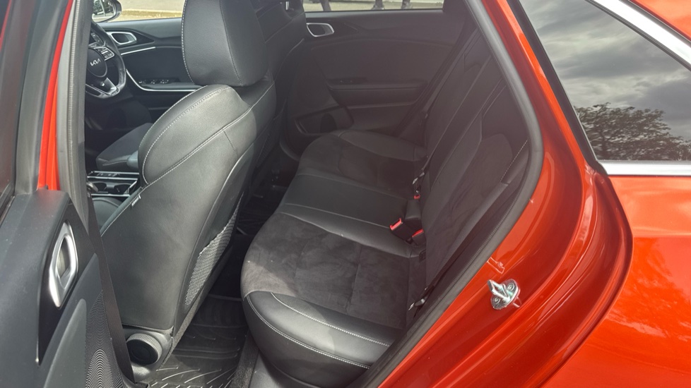 Kia Ceed 1.5T GDi ISG GT-Line S 5dr Auto Petrol Hatchback - Image 16