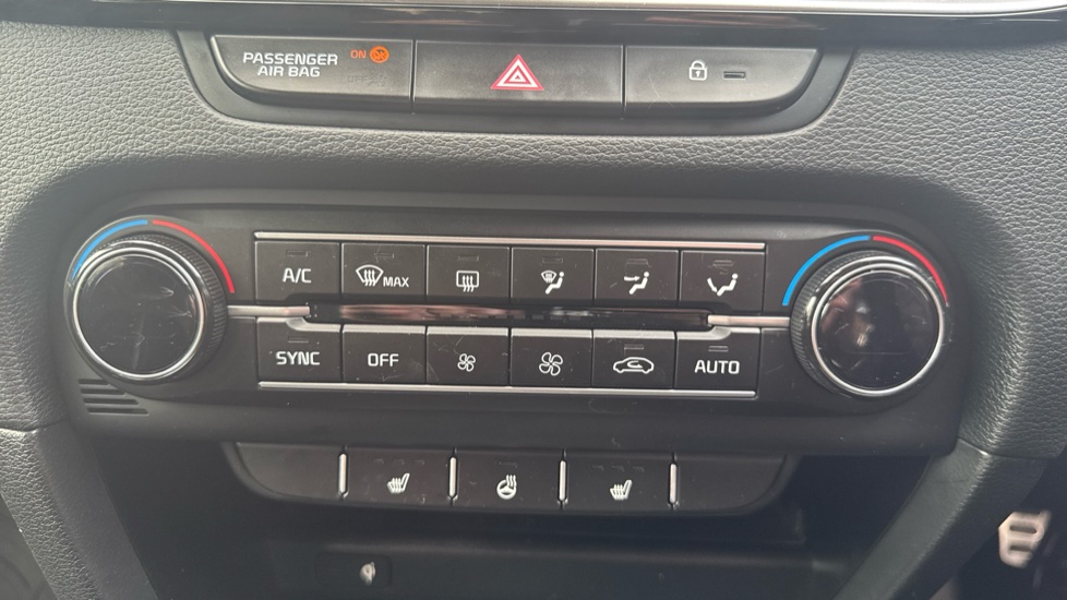 Kia Ceed 1.5T GDi ISG GT-Line S 5dr Auto Petrol Hatchback - Image 32