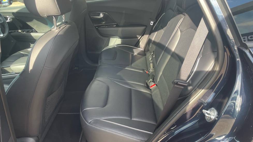 Kia E-Niro 150kW 4 64kWh 5dr Auto Electric Estate - Image 16