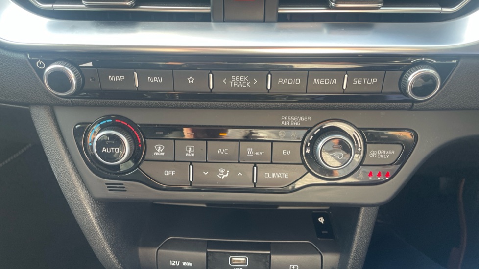 Kia E-Niro 150kW 4 64kWh 5dr Auto Electric Estate - Image 25