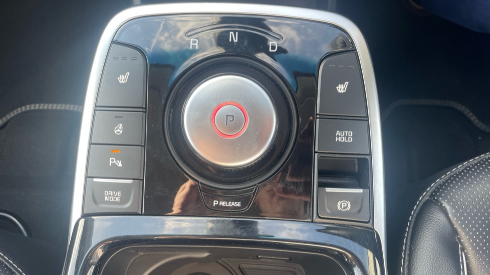 Kia E-Niro 150kW 4 64kWh 5dr Auto Electric Estate - Image 28