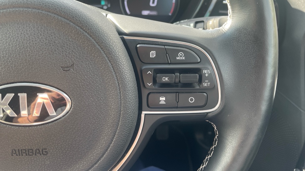 Kia E-Niro 150kW 4 64kWh 5dr Auto Electric Estate - Image 35