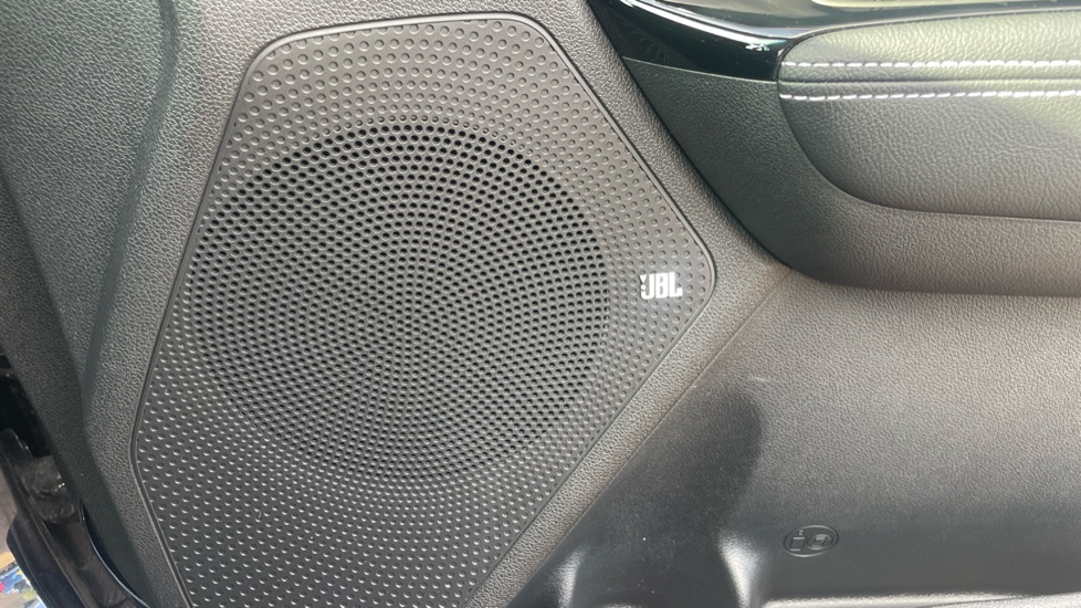 Kia E-Niro 150kW 4 64kWh 5dr Auto Electric Estate - Image 40