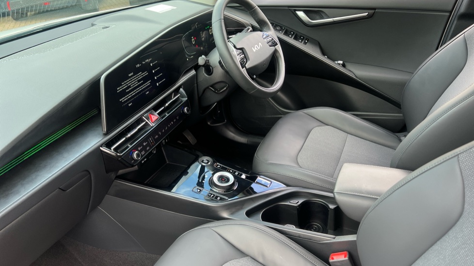 Kia Niro 1.6 GDi 127 Hybrid 3 5dr DCT Hybrid Estate - Image 9