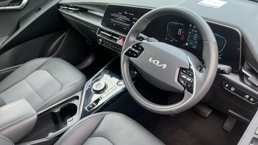Kia Niro 1.6 GDi 127 Hybrid 3 5dr DCT Hybrid Estate - Image 11