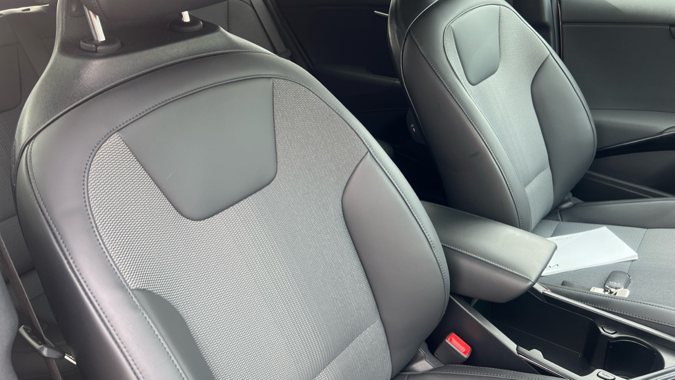 Kia Niro 1.6 GDi 127 Hybrid 3 5dr DCT Hybrid Estate - Image 37