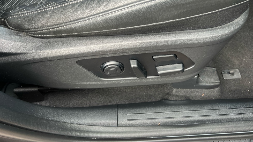 Kia Sorento 1.6 T-GDi HEV Edition 5dr Auto Hybrid Station Wagon - Image 36
