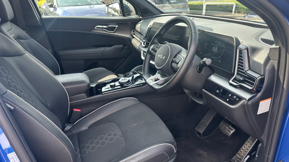 Kia Sportage 1.6T GDi 241 PHEV GT-Line 5dr Auto AWD Estate - Image 9