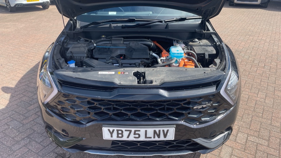 Kia Sportage 1.6T GDi 241 PHEV GT-Line 5dr Auto AWD Estate - Image 8