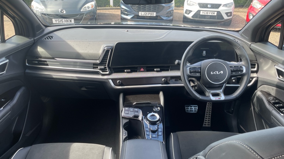 Kia Sportage 1.6T GDi 241 PHEV GT-Line 5dr Auto AWD Estate - Image 10