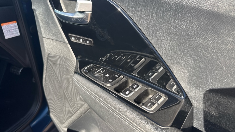 Kia Niro 1.6 GDi Hybrid 4 5dr DCT Hybrid Estate - Image 23