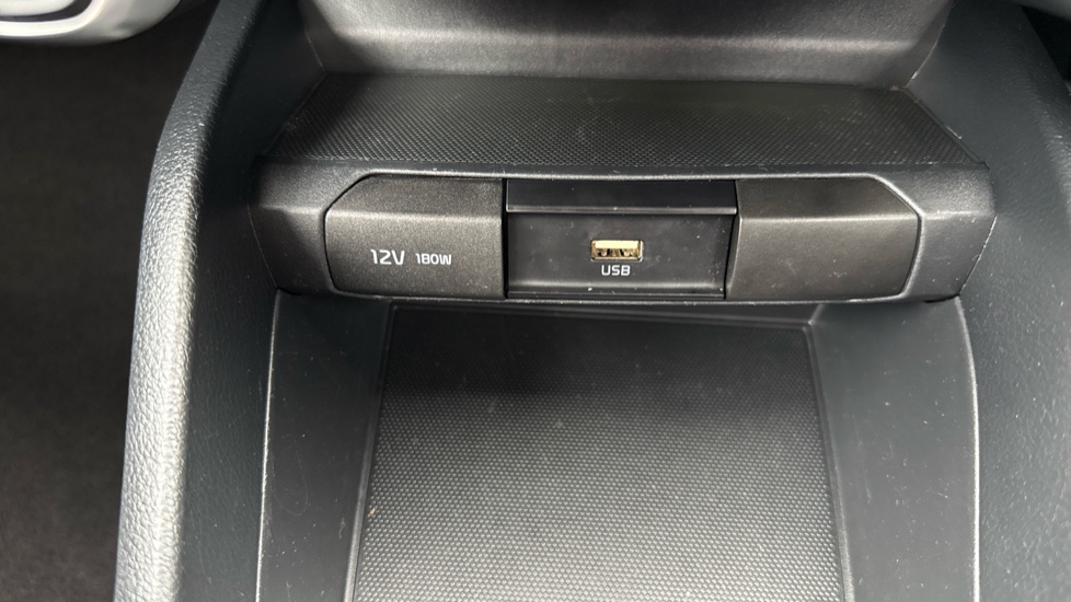 Kia Stonic 1.0T GDi 99 2 5dr Petrol Estate - Image 29