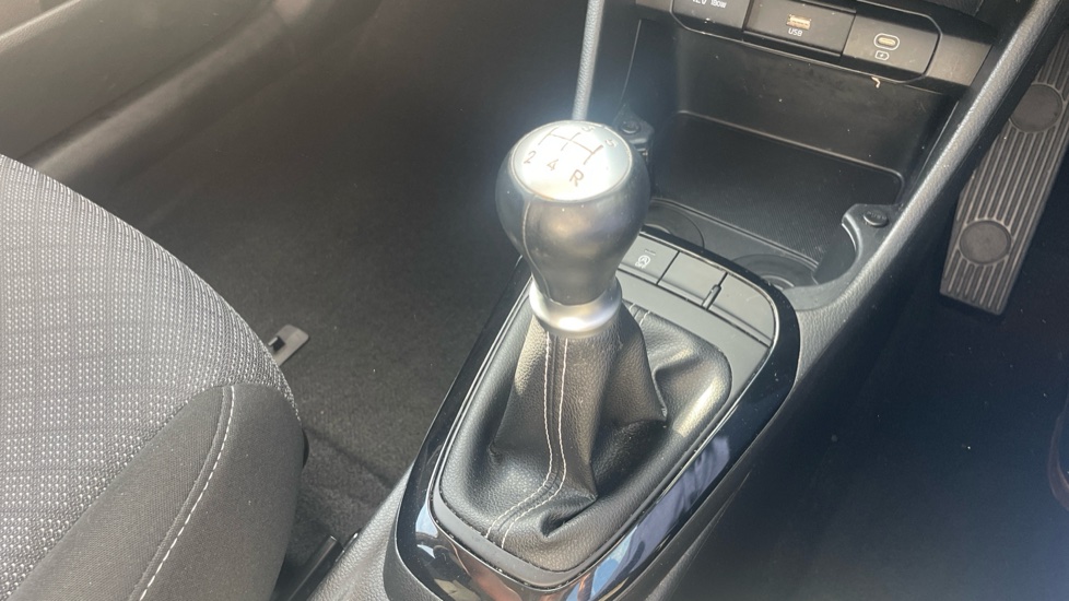 Kia Picanto 1.0 2 5dr Petrol Hatchback - Image 13