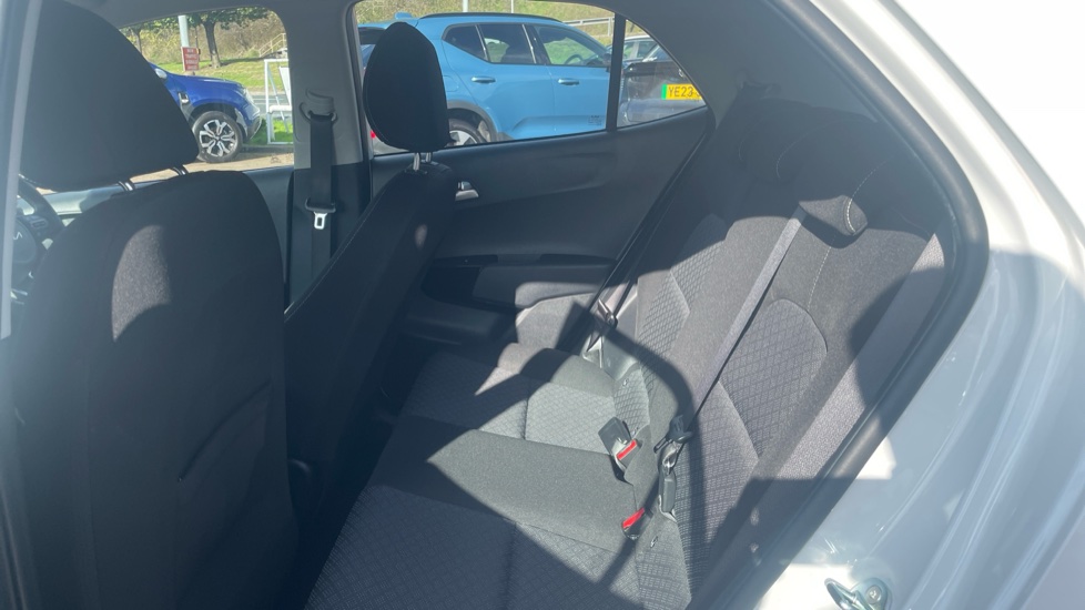 Kia Picanto 1.0 2 5dr Petrol Hatchback - Image 16