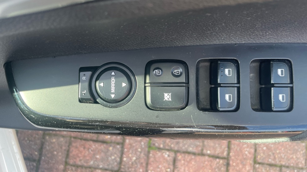 Kia Picanto 1.0 2 5dr Petrol Hatchback - Image 38