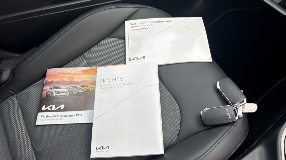 Kia Niro 1.6 GDi Hybrid 3 5dr DCT Hybrid Estate - Image 19