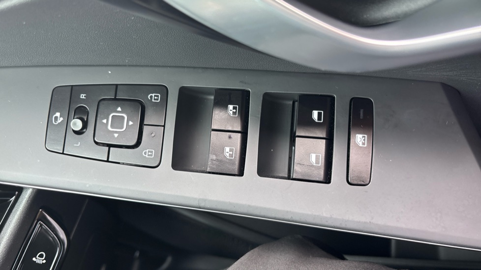 Kia Niro 1.6 GDi Hybrid 3 5dr DCT Hybrid Estate - Image 34