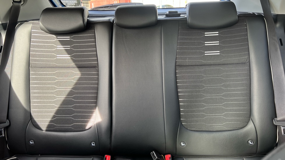 Kia Stonic 1.0T GDi 99 GT-Line 5dr Petrol Estate - Image 15