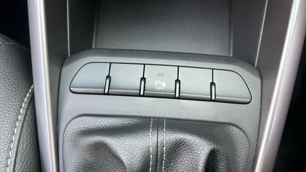 Kia Stonic 1.0T GDi 99 GT-Line 5dr Petrol Estate - Image 27