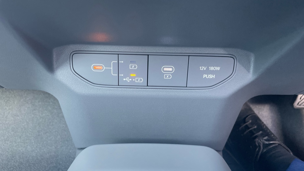 Kia EV3 150kW Air 81.4kWh 5dr Auto Electric Estate - Image 28